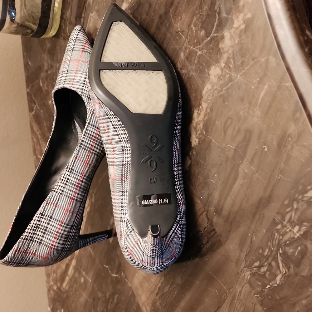 NINE WEST HEELS USED ONCE - Picture 4 of 4